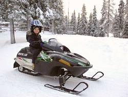 Snowmobile - on holiday in Ruka