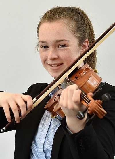 Georgina Bloomfield Violinist