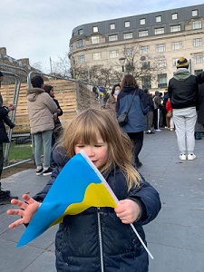 Little girls with Ukrainian flag