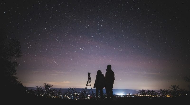 Stargazing | Photo by Yuting Gao, pexels 1567069