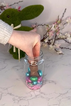 Make your own Easter Jars