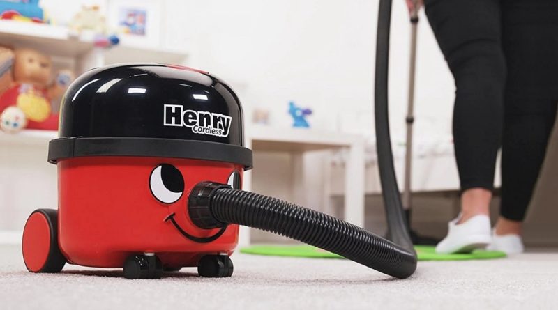 Henry Cordless vacuum cleaner in kids room