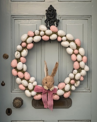 Easter eggs wreath | photo by Roger Bradshaw, unsplash
