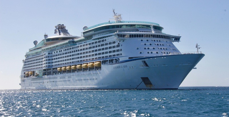 Cruise boat