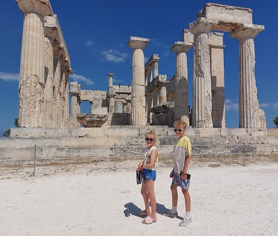 Children in front of the Temple of Athena Aphaia | photo by Alena Chalmovska