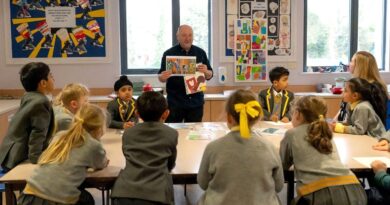 Art lesson at Greenbank Prep