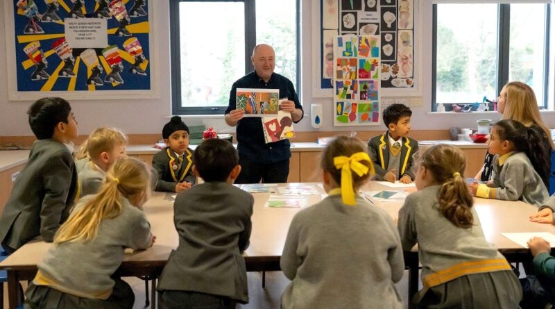 Art lesson at Greenbank Prep
