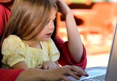Child and mum at the computer