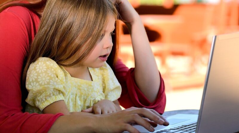 Child and mum at the computer