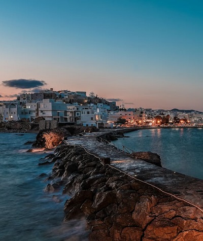 Waterfront at Naxos in the evening, Greece | Peter Mayer, pexels