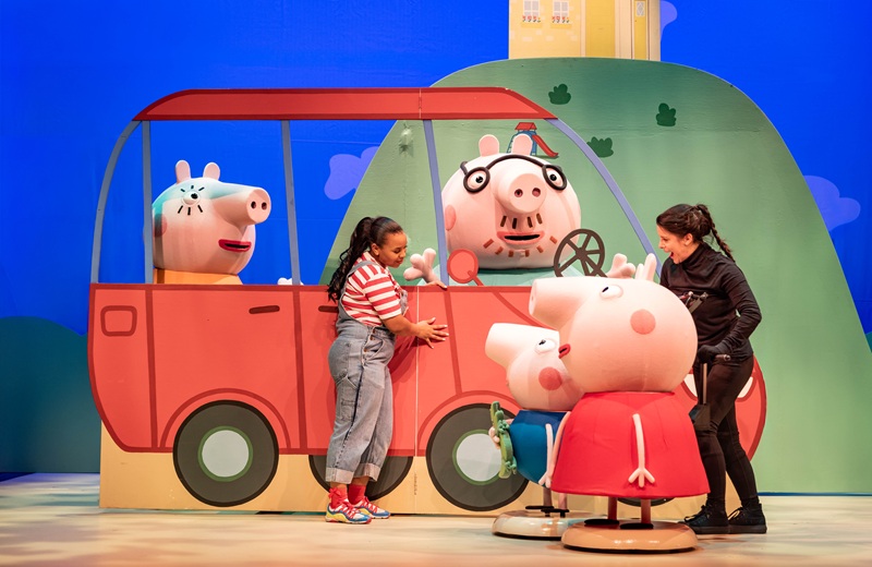 Peppa Family and a Car | image ©Mark Senior