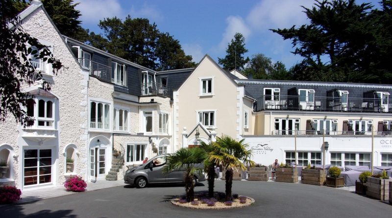 Fermain Valley Hotel complete with electric Nissan taxi