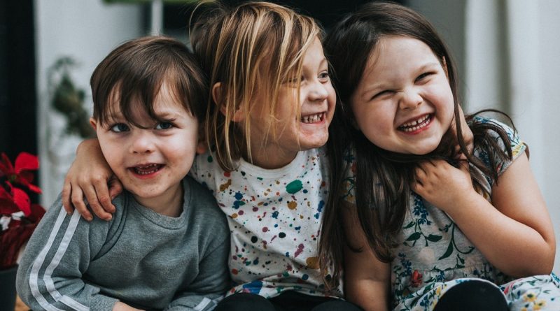 nathan-dumlao-unsplash. Friends