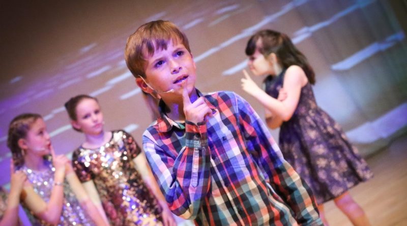 Children at Performing Arts class