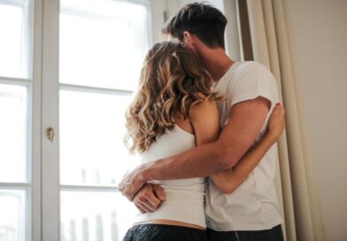 Couple embracing each other | Photo: Andrea Piacquadio, pexels @olly 3767391