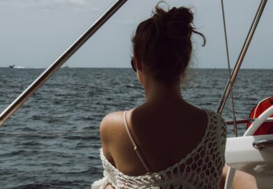 Woman on a Yacht-lyuza-mingazova-unsplash
