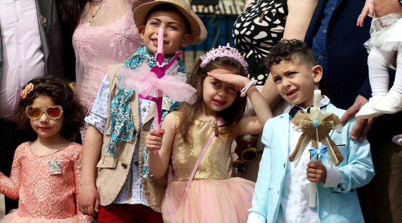 Kids wearing fancy clothes | Photo by Claudia Fahlbusch
