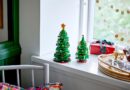 LEGO 40573 Christmas Tree on a window board