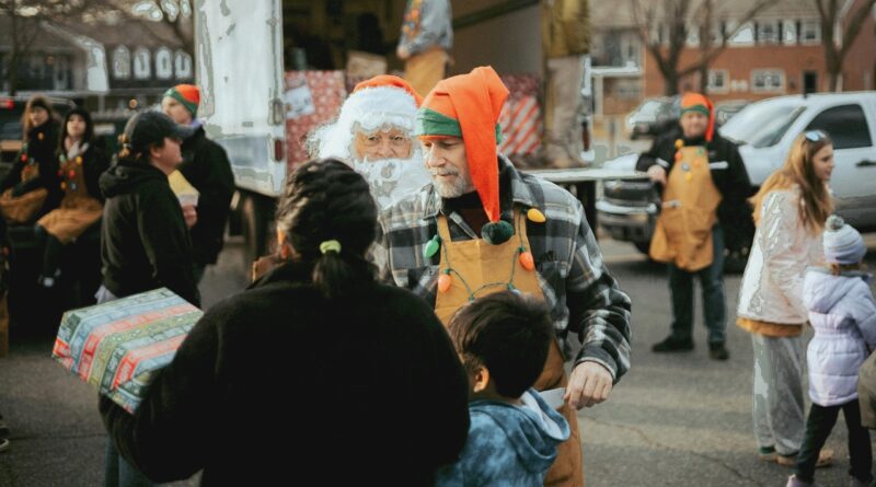 Charity giving away presents | Pexels, newmanphotographs 14831642