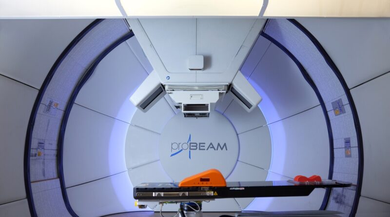 Proton beam therapy gantry