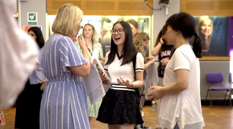 MHSG, A level results, 13aug 2026, photo 3D6A0534